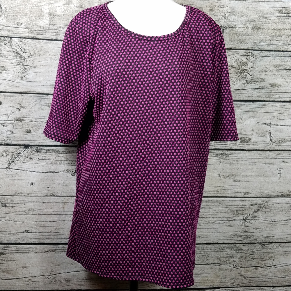 Lularoe High Low Tunic Size 3XL.Pit to pit approx:  22 inches Right shoulder
